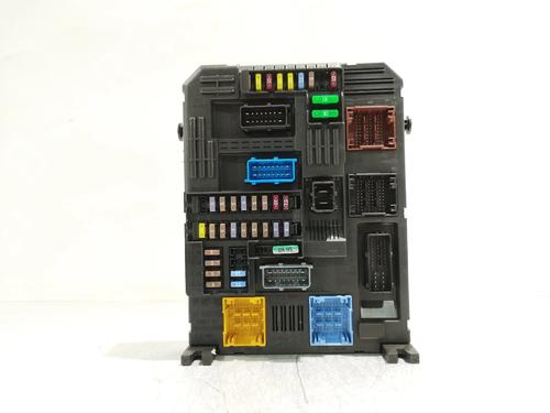 Used Fuse box Fuse box 39382566 39382566