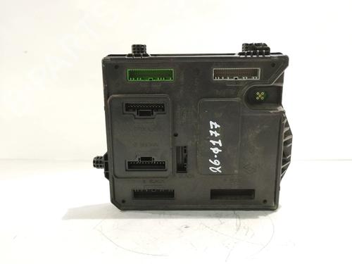 Used Fuse box Fuse box 39405126 39405126