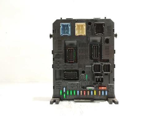 Used Fuse box Fuse box 39530092 39530092