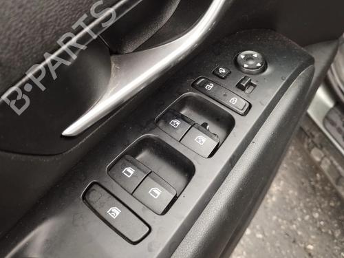 Used Left front window switch Left front window switch 39560899 39560899