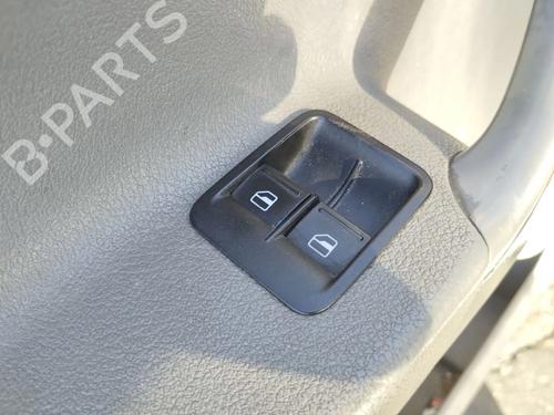 Venstre fortil elrude kontakt Venstre fortil elrude kontakt VW CADDY III Box Body/MPV (2KA, 2KH, 2CA, 2CH) 2.0 SDI (70 hp) 39748174 39748174