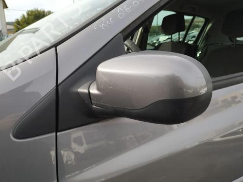 Bakspejl venstre Bakspejl venstre RENAULT CLIO III (BR0/1, CR0/1) 1.5 dCi (BR17, CR17) (86 hp) 39748188 39748188