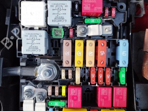 Used Fuse box Fuse box PEUGEOT 5008 II (MC_, MJ_, MR_, M4_) 2.0 BlueHDi 180 (MJEHZW, MJEHZR, MJEHZP) (177 hp) 39750184 39750184