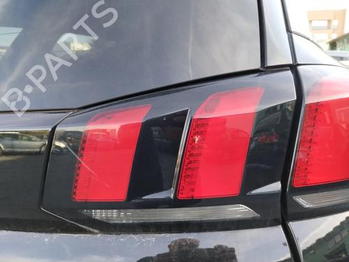 Used Right tailgate light Right tailgate light PEUGEOT 5008 II (MC_, MJ_, MR_, M4_) 2.0 BlueHDi 180 (MJEHZW, MJEHZR, MJEHZP) (177 hp) 39750198 39750198