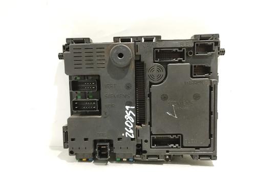 Used Fuse box Fuse box PEUGEOT 206 Hatchback (2A/C) 1.1 i (60 hp) 39963778 39963778