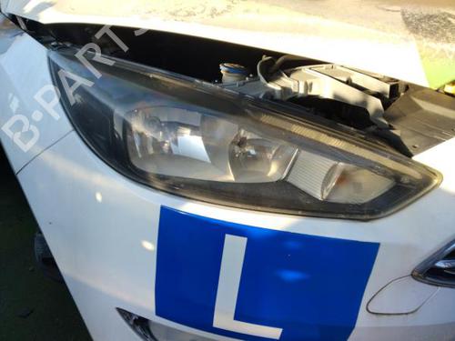 Used Right headlight FORD FOCUS III 1.5 TDCi (120 hp) 31215476