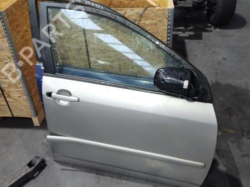 Used Right front door TOYOTA COROLLA Estate (_E12_) 1.4 D4-D (NDE120_, NDE120R) (90 hp) 30891246
