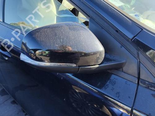 Używane Lusterko boczne prawe VOLVO V40 Hatchback (525) D2 (120 hp) 30626411