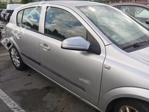 Dør høyre foran OPEL ASTRA H (A04) 1.4 (L48) (90 hp) 25905172