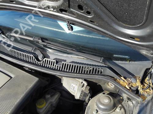 Motorino del tergicristallo anteriore VW POLO IV (9N_, 9A_) 1.2 12V (64 hp) 31217960