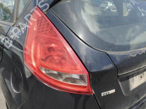 Venstre baglygte FORD FIESTA VI (CB1, CCN) 1.4 TDCi (68 hp) 27637032