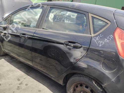 Puerta trasera izquierda FORD FIESTA VI (CB1, CCN) 1.4 TDCi (68 hp) 27637041