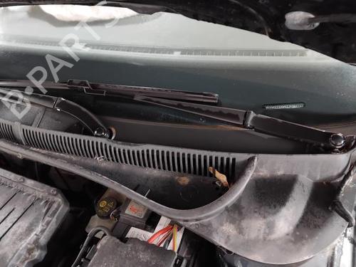 Used Front wiper motor VW POLO VI (AW1, BZ1, AE1) 1.0 (75 hp) 30260699