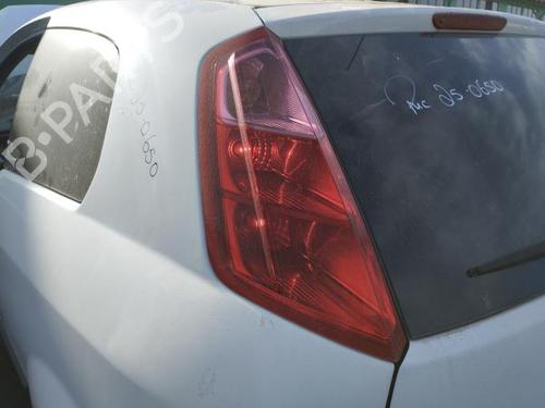 Fanale posteriore sinistro FIAT GRANDE PUNTO Van (199_) 1.3 JTD Multijet (199CXC1A) (75 hp) 29877735
