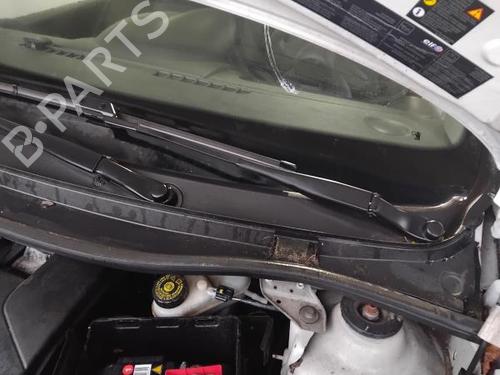 Used Front wiper motor RENAULT TWINGO II (CN0_) 1.2 16V (CN0K, CN0V, CN0A) (76 hp) 30393814