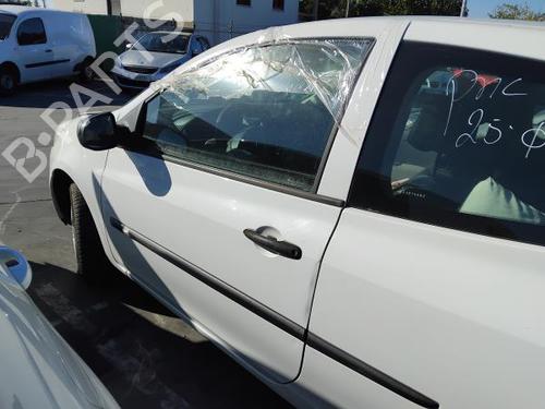 Used Left front door RENAULT CLIO III (BR0/1, CR0/1) 1.5 dCi (BR17, CR17) (86 hp) 30490770