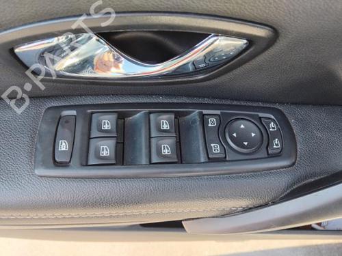 Interrupteur de vitre avant gauche RENAULT MEGANE III Grandtour (KZ0/1) 1.5 dCi (KZ09, KZ0D, KZ1G, KZ29, KZ14, KZ1W, KZ10, KZ1F,... (110 hp) 29401621