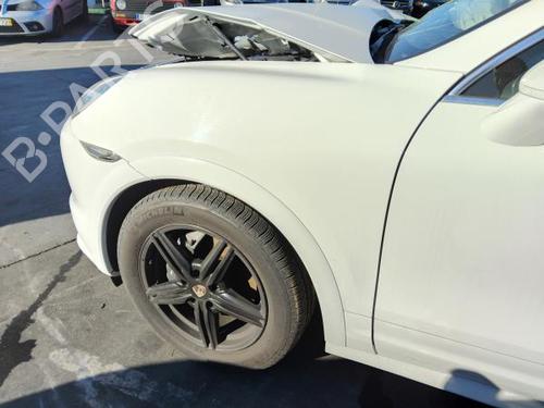 Used Left front fenders PORSCHE CAYENNE (92A) 3.0 Diesel (245 hp) 30698551