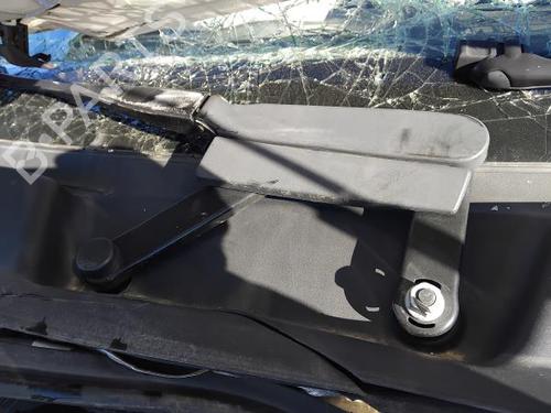 Used Front wiper motor PORSCHE CAYENNE (92A) 3.0 Diesel (245 hp) 30698570