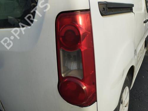 Używane Lampa tylna prawa CITROËN BERLINGO MULTISPACE (B9) 1.6 HDi 75 16V (75 hp) 30044368