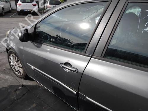 Used Left front door RENAULT CLIO III Grandtour (KR0/1_) 1.5 dCi (88 hp) 30704205