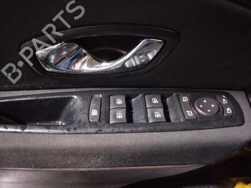 Used Left front window switch RENAULT MEGANE III Hatchback (BZ0/1_, B3_) 1.5 dCi (BZ09, BZ0D, BZ1W, BZ29, BZ14) (110 hp) 30411289