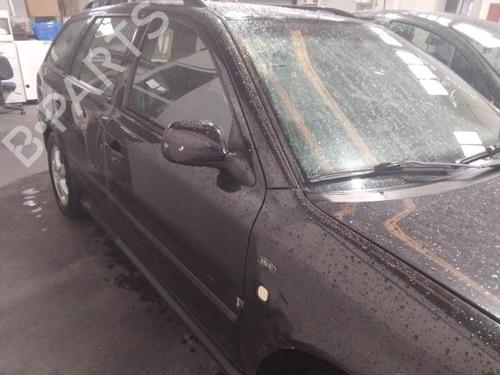 Used Right front door SKODA OCTAVIA I Combi (1U5) 1.4 16V (75 hp) 30435946