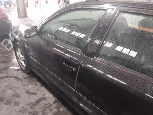 Used Left front door SKODA OCTAVIA I Combi (1U5) 1.4 16V (75 hp) 30435947