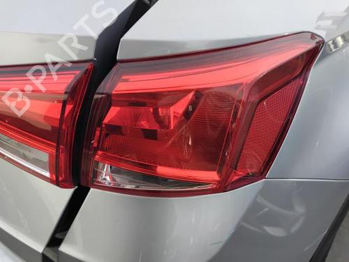 Feu arrière droit SEAT ARONA (KJ7, KJP) 1.0 TSI (116 hp) 30736014