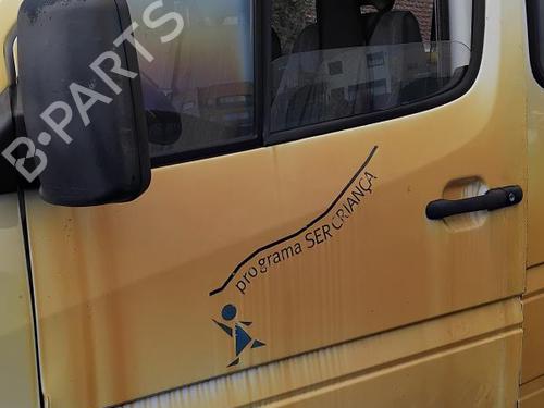 Used Left front door MERCEDES-BENZ SPRINTER 2-t Bus (B901, B902) 213 CDI (902.671, 902.672) (129 hp) 30296931