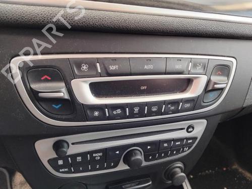climate-control-renault-megane-iii-hatchback-bz01_-b3_-2008-30736934 main image