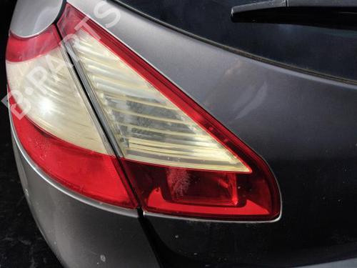 Venstre baglygte bagklap RENAULT MEGANE III Hatchback (BZ0/1_, B3_) 1.5 dCi (BZ09, BZ0D, BZ1W, BZ29, BZ14) (110 hp) 30736938