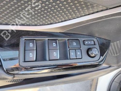 Used Left front window switch TOYOTA C-HR (_X1_) 1.8 Hybrid (ZYX10_, ZYX11_, ZYX10R, ZYX11R) (122 hp) 30499296