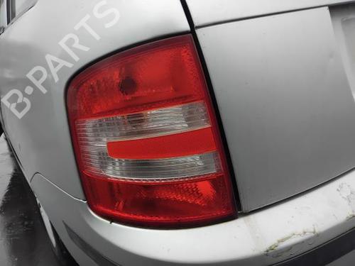 Piloto trasero izquierdo SKODA FABIA I Combi (6Y5) 1.2 (64 hp) 30795412