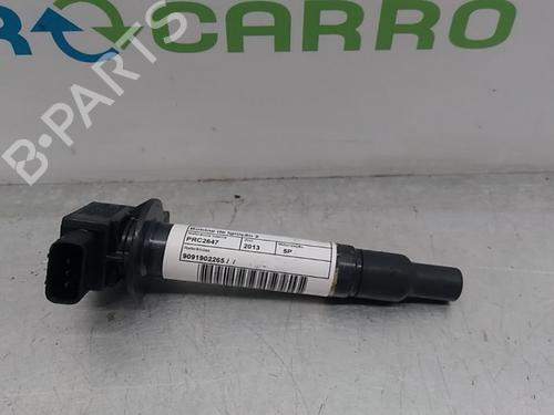 Used Ignition distributor TOYOTA YARIS (_P13_) 1.5 Hybrid (NHP130_, NHP130) (101 hp) 13721906