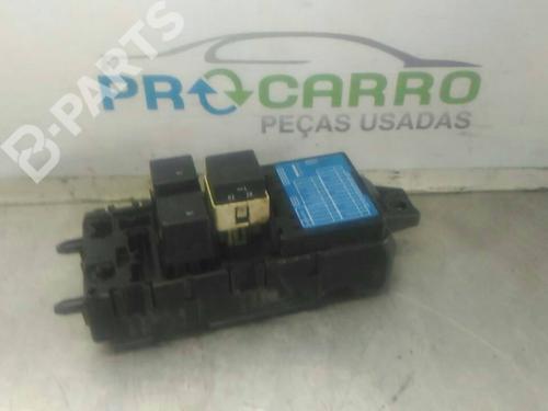 Used Fuse box VOLVO V40 Estate (645) [1995-2004]  9777513
