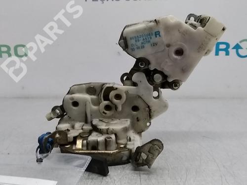 Used Front right lock NISSAN PRIMERA (P10) [1990-1996]  9786230