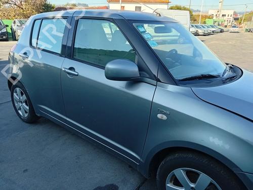 right-front-door-suzuki-swift-iii-mz-ez-2005-40535135 main image
