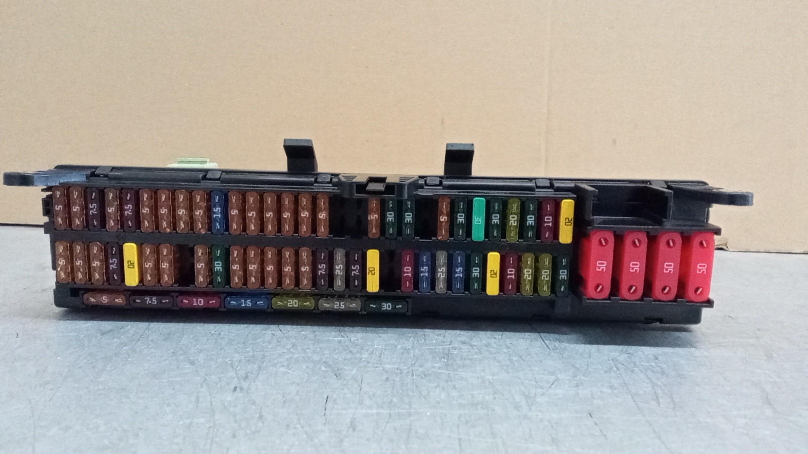 Fuse box BMW X5 (E53) 3.0 i 9801133 BParts
