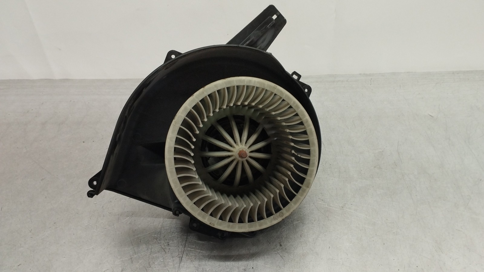 Heater blower motor SEAT III (6L1) 1.4 TDI 9804241 BParts
