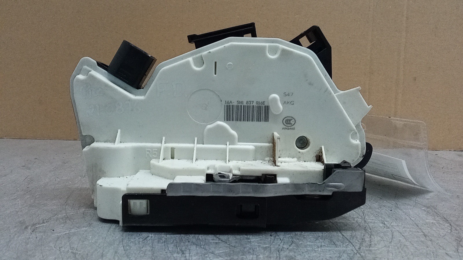 Front right lock VW TIGUAN (5N_) 2.0 TDI 9801340 BParts