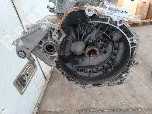 manual-gearbox-opel-corsa-e-x15-14-08-68-bfj-2014-10360728 main image