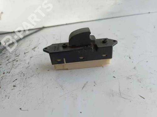 Used Right front window switch Right front window switch MITSUBISHI GRANDIS (NA_W) 2.0 DI-D (NA8W) (136 hp) 10917695 10917695