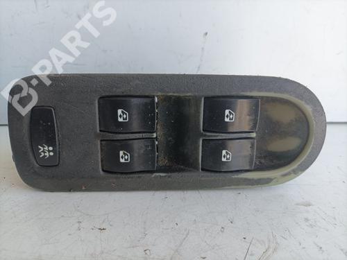 Used Left front window switch Left front window switch RENAULT SCÉNIC II (JM0/1_) 1.5 dCi (JM16) (103 hp) 10134320 10134320