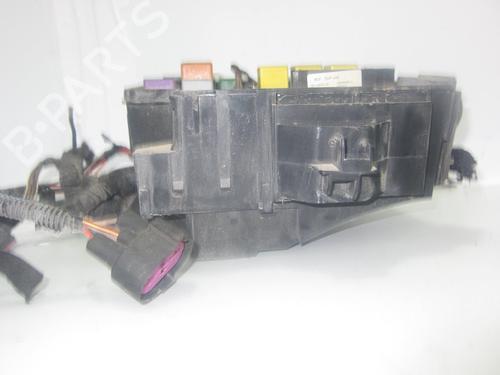 Fuse box OPEL CORSA C (X01) 1.2 (F08, F68) | BP13739695E1 