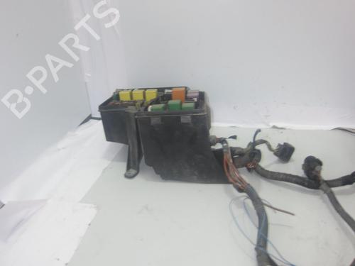 Fuse box OPEL CORSA C (X01) 1.2 (F08, F68) | BP13739695E1 