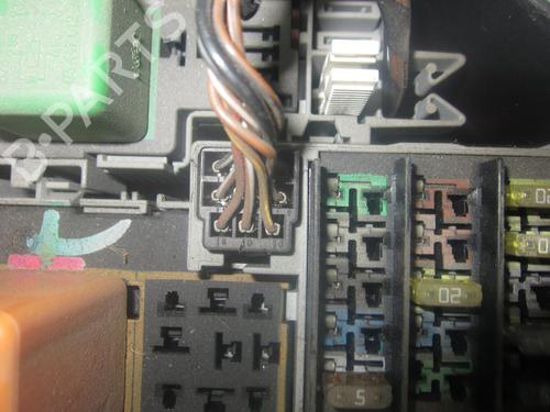 Fuse box OPEL CORSA C (X01) 1.2 (F08, F68) | BP13739695E1 
