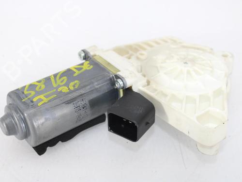 Used Left front window motor MERCEDES-BENZ CLA Coupe (C117) CLA 180 (117.342) (122 hp) 13627549