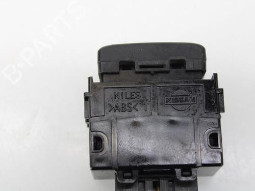 Switch NISSAN NAVARA NP300 (D40) 2.5 dCi 4WD (D40TT, D40T, D40M, D40BB) | BP10121747I30 