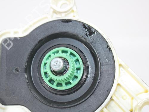 Right front window motor MERCEDES-BENZ CLA Coupe (C117) CLA 180 (117.342) | BP13575651E20 